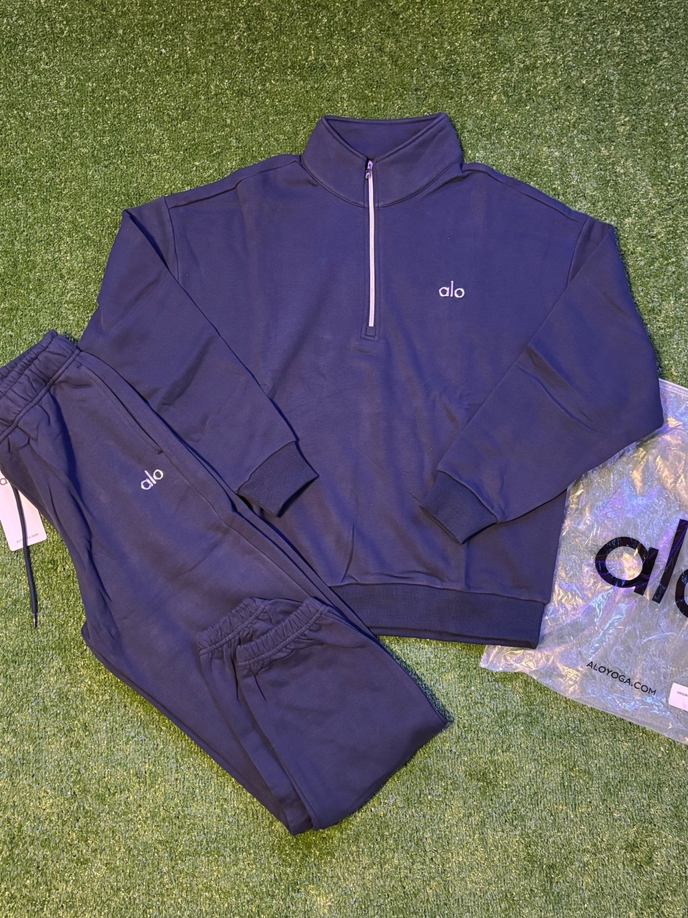 ALO Yoga Men’s Navy Quarter-Zip Set